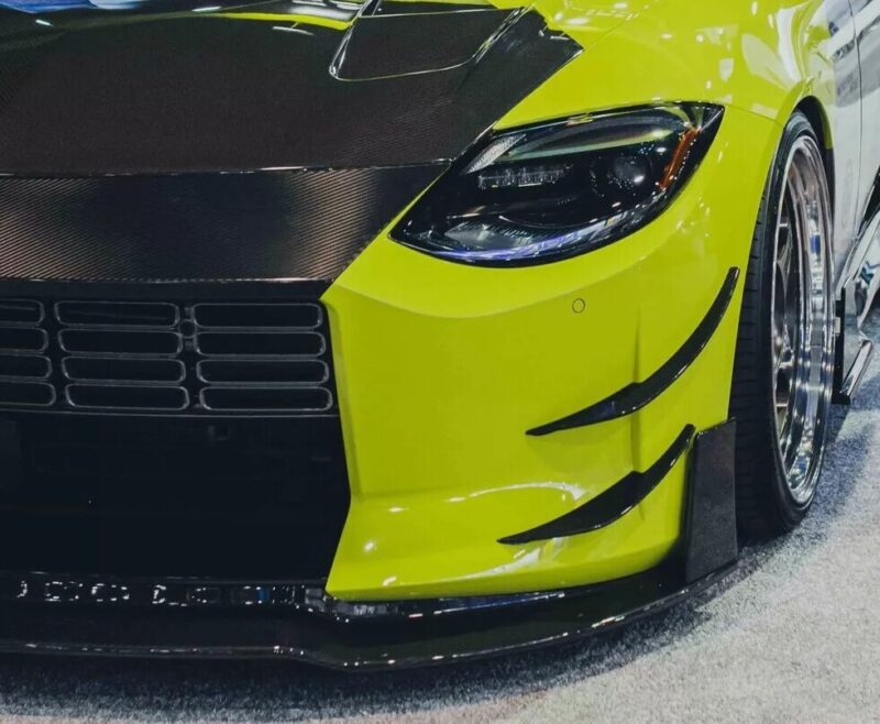 Aggressive carbon canards on Nissan 400Z