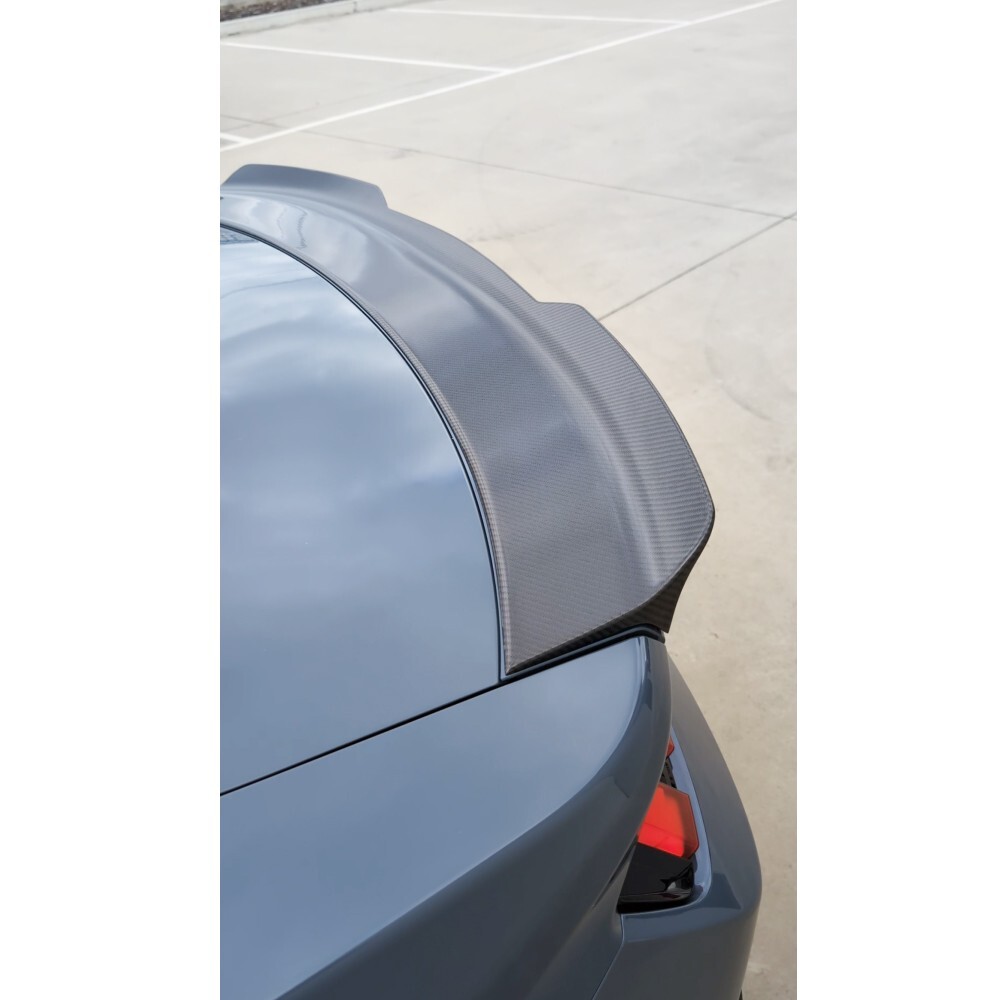 Aggressive carbon spoiler on Ford Mustang Dark Horse