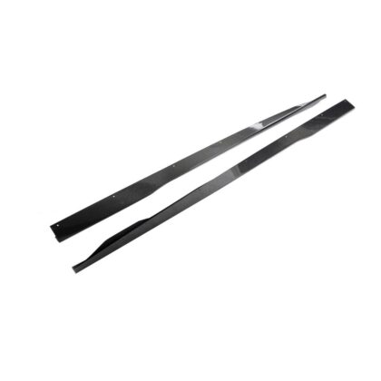 Aggressive carbon fiber side skirts on Ford Mustang (S650)